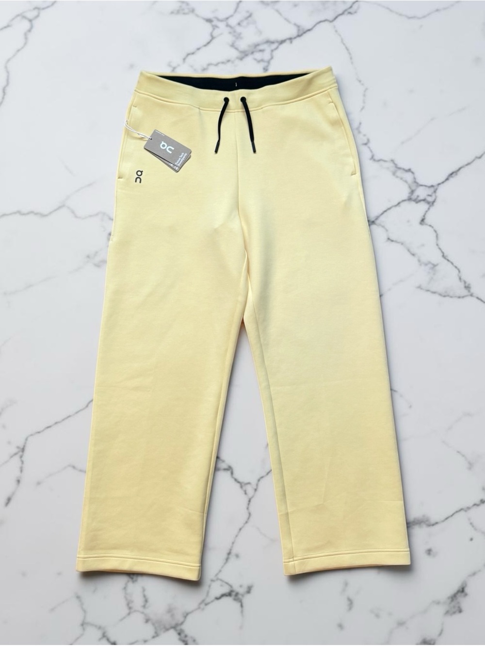 On - Women’s Sweatpants NWT